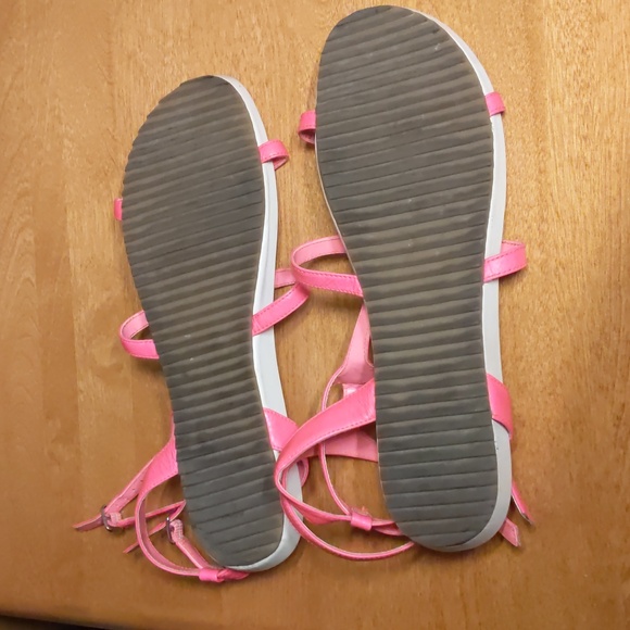 Hot pink gladiator sandals Dolce Vita 9 - Picture 6 of 10